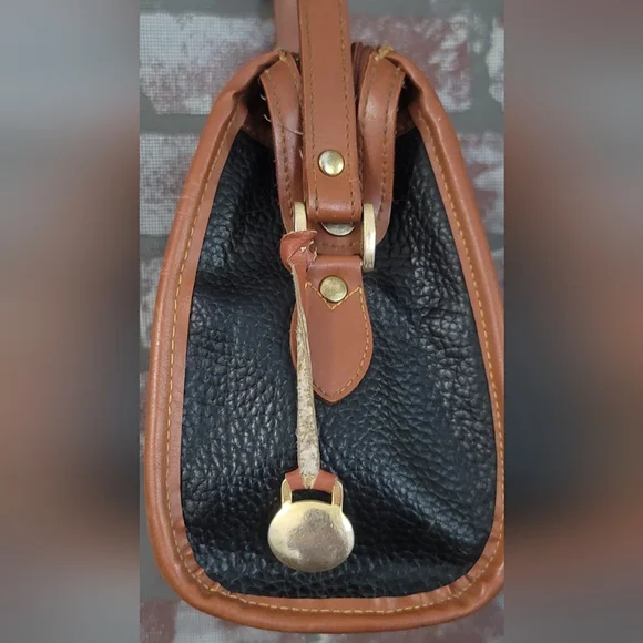 Dooney & Bourke Vintage HandbagDooney & Bourke All Weather Leather Pebble Grain - Picture 5 of 10